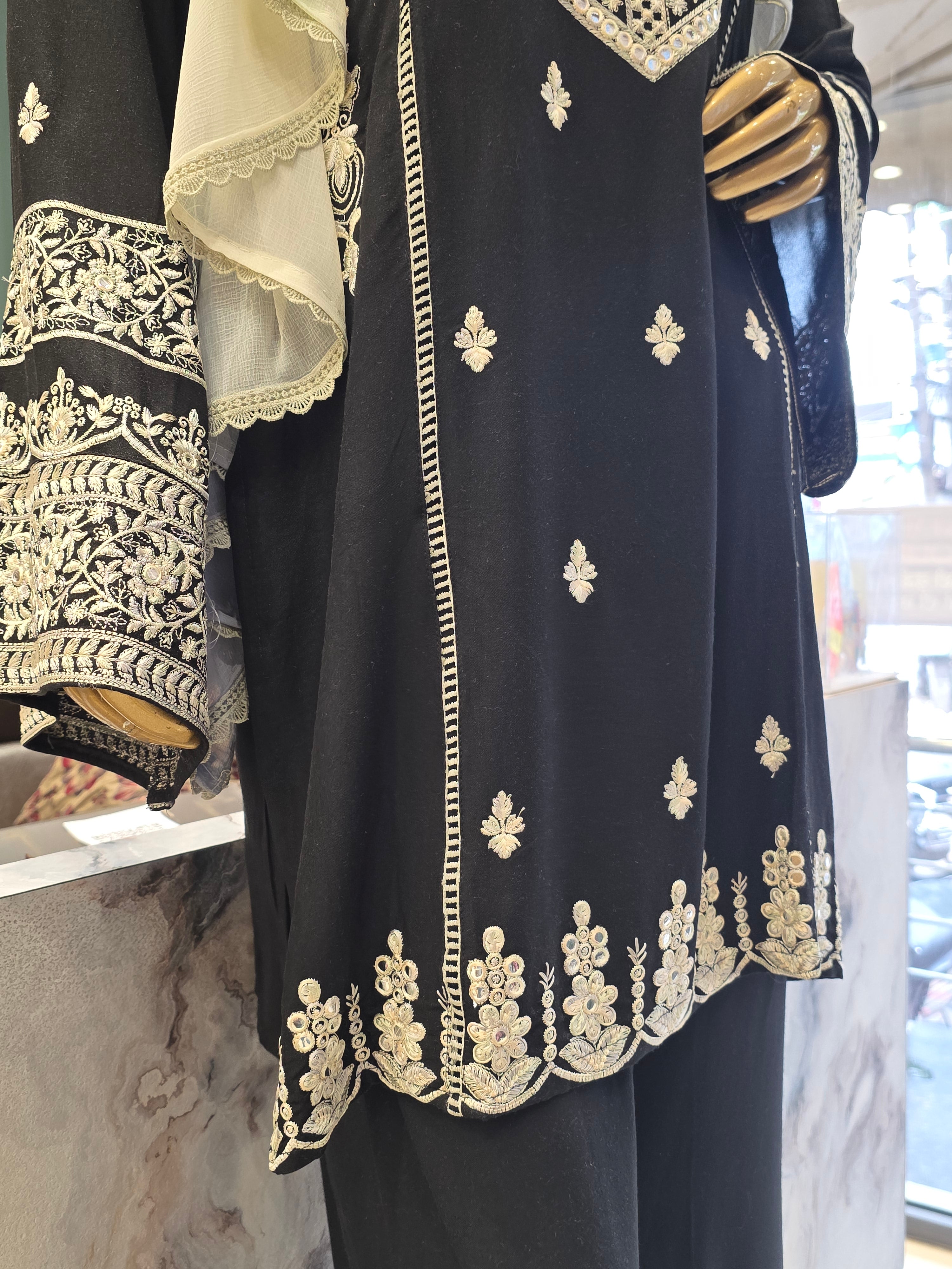 BLACK HEAVY EMBROIDERY PLAZZO SUIT