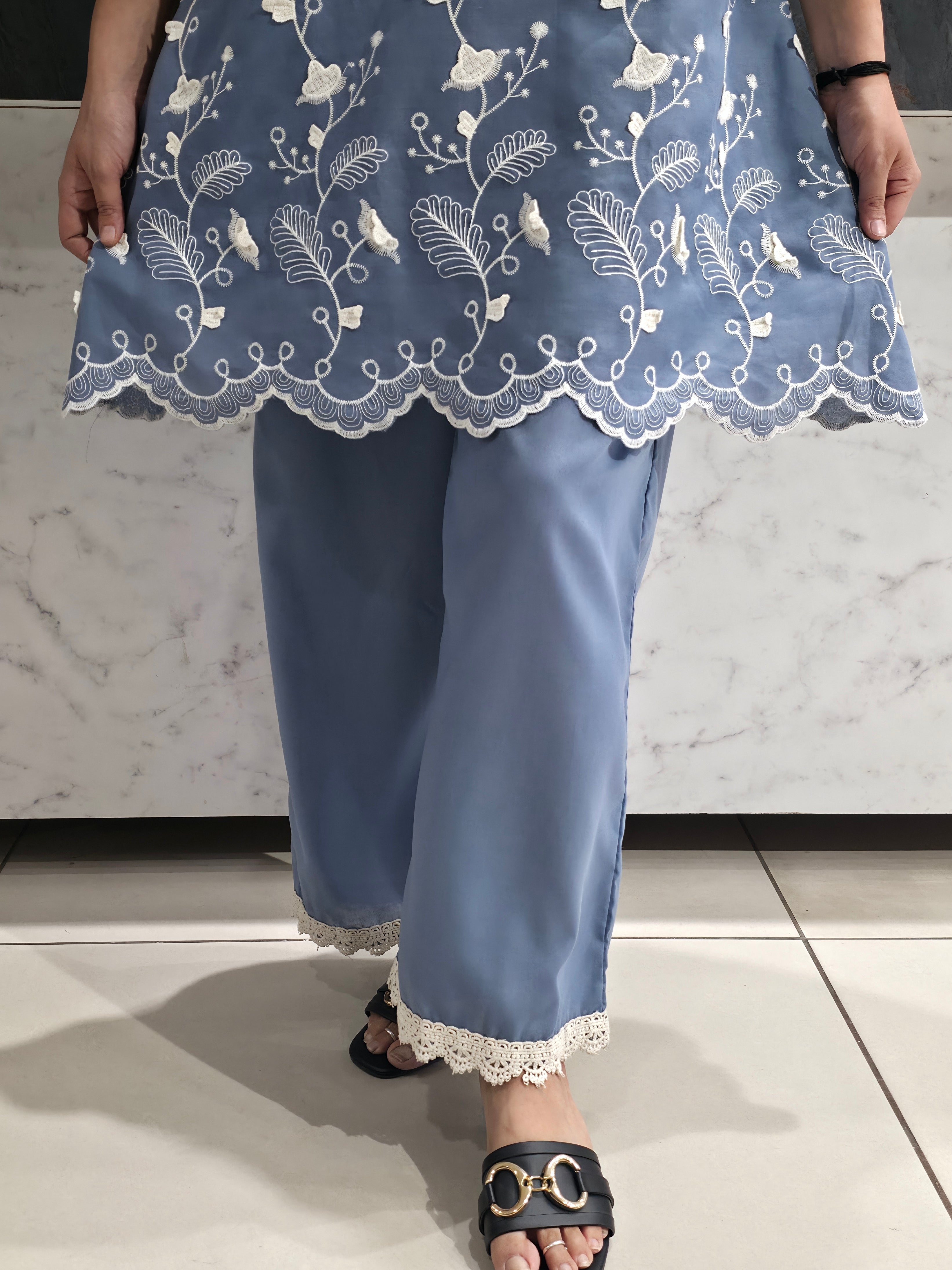 Thread & CutWork Coordset
